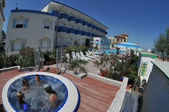 Hotel Diana Viserbella di Rimini Buitenkant foto